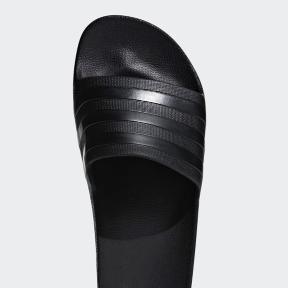 🧘🏻♀️ unisex adidas black on black slides - Picture 3 of 4